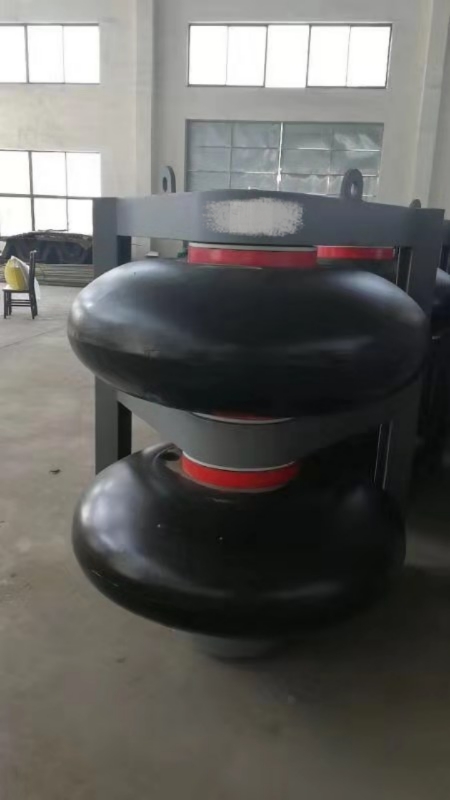 D2-120-40雙排列轉(zhuǎn)動型橡膠護(hù)舷