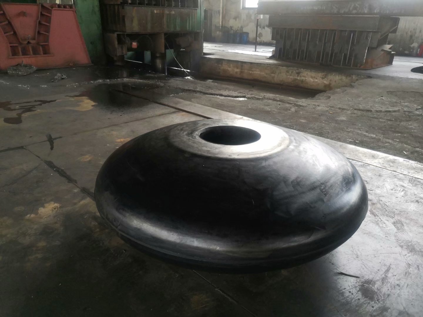 轉(zhuǎn)動型橡膠護(hù)舷